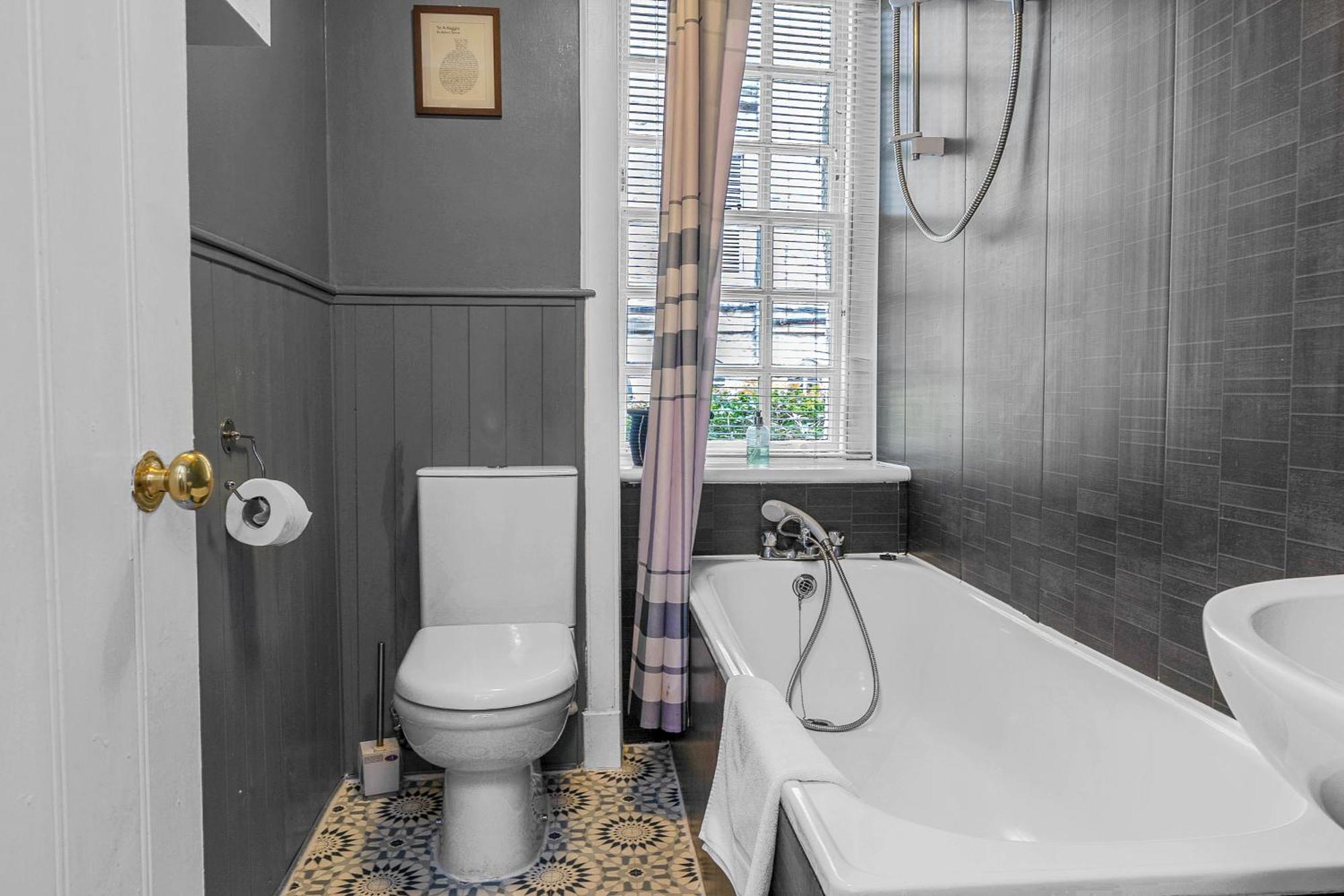 Charming Apartment In The Old Town 爱丁堡 外观 照片