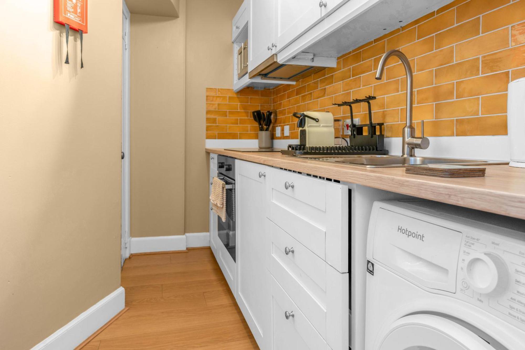 Charming Apartment In The Old Town 爱丁堡 外观 照片